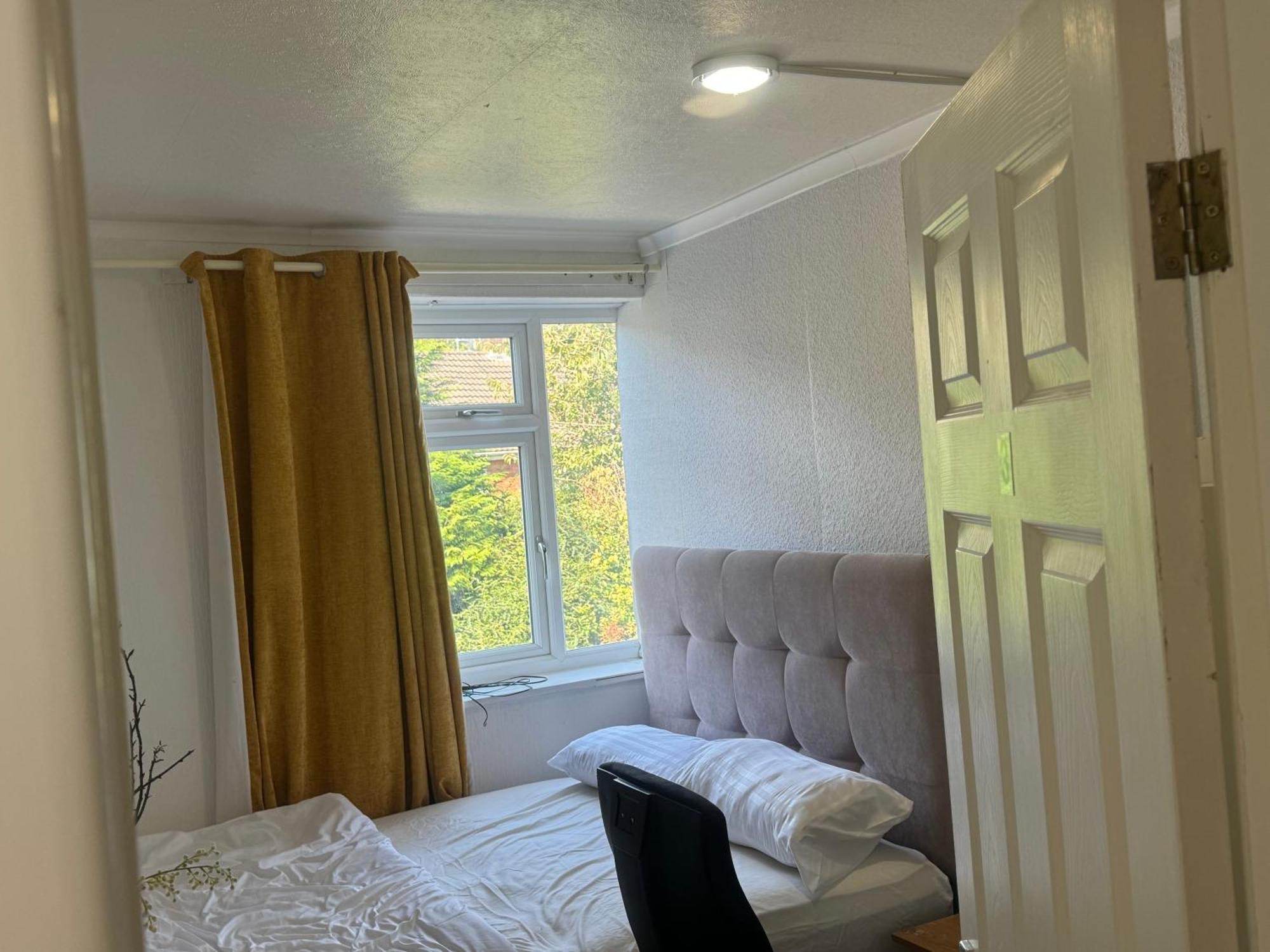 Komegloba Exquisite Room Manchester Exterior photo